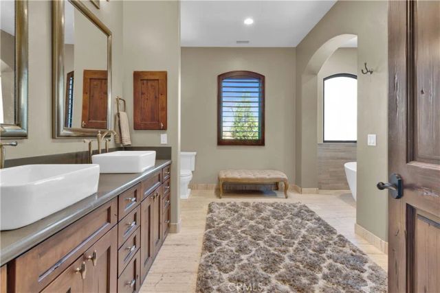 8820 Cantinas Point, Bradley, CA 93426
