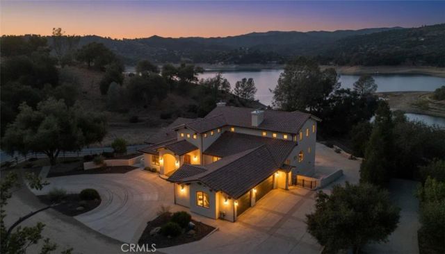 8820 Cantinas Point, Bradley, CA 93426