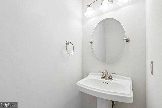 58 WATSON DR, Mount Laurel, NJ 08054