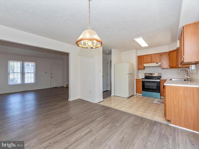 724 SUNNYFIELD LN, Baltimore, MD 21225