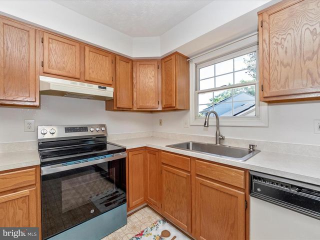 724 SUNNYFIELD LN, Baltimore, MD 21225