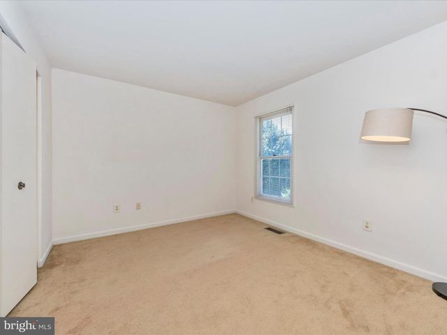 724 SUNNYFIELD LN, Baltimore, MD 21225