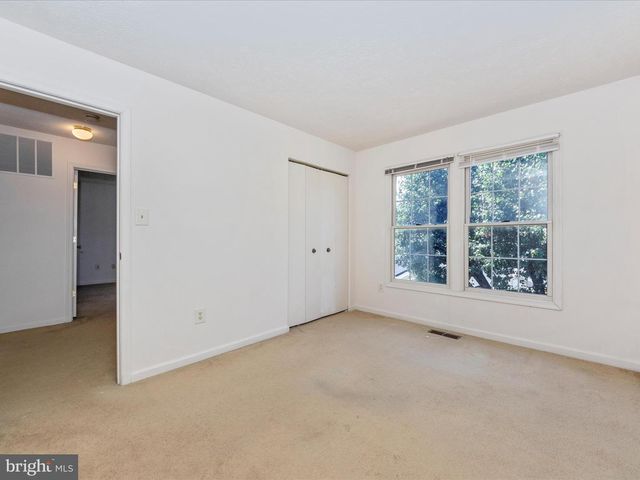 724 SUNNYFIELD LN, Baltimore, MD 21225