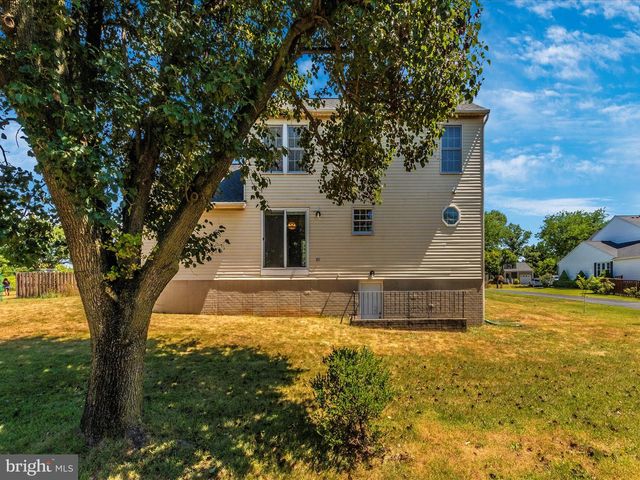 724 SUNNYFIELD LN, Baltimore, MD 21225