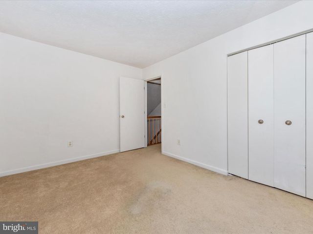 724 SUNNYFIELD LN, Baltimore, MD 21225