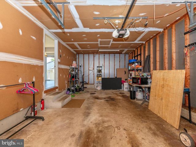 724 SUNNYFIELD LN, Baltimore, MD 21225