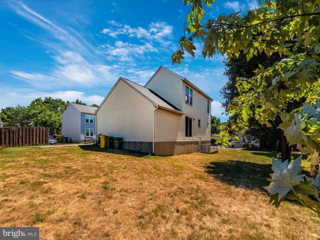 724 SUNNYFIELD LN, Baltimore, MD 21225