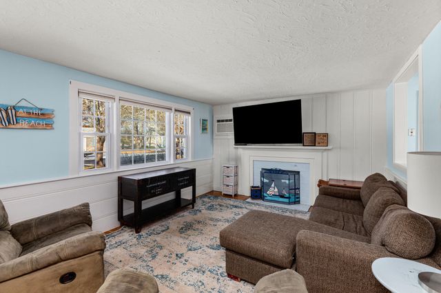 46 Pawkannawkut Drive, South Yarmouth, MA 02664