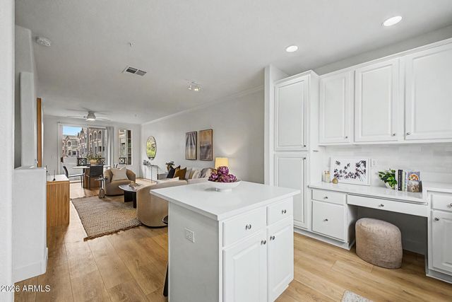 4455 E PARADISE VILLAGE Parkway S 1084, Phoenix, AZ 85032