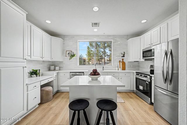 4455 E PARADISE VILLAGE Parkway S 1084, Phoenix, AZ 85032