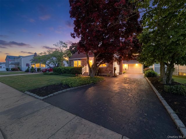 3584 Condor Road, Levittown, NY 11756