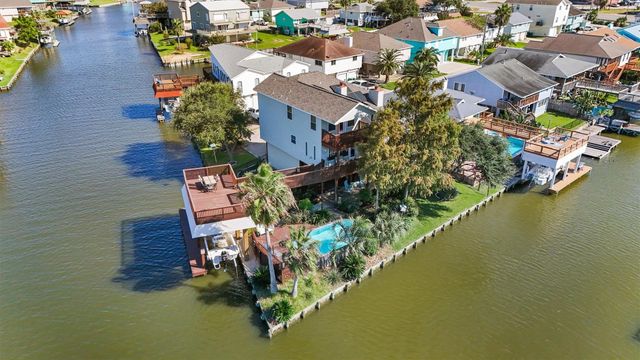 9 S Sandpiper Street, La Marque, TX 77568