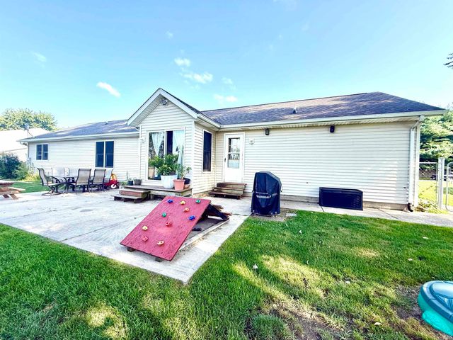 12390 Campfire Drive, Granger, IN 46530