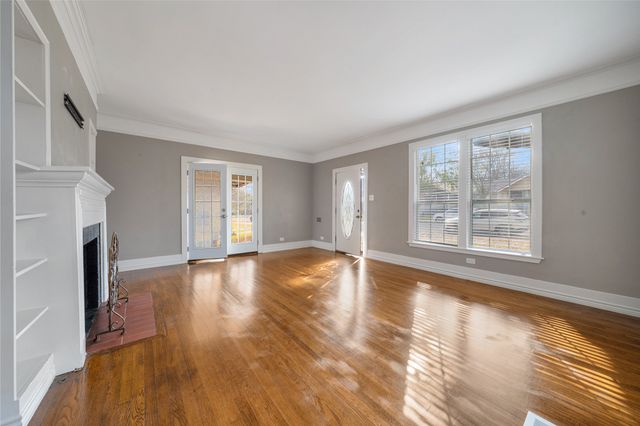 1015 W Walker Street, Denison, TX 75020