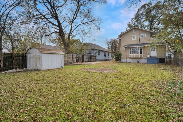 1015 W Walker Street, Denison, TX 75020