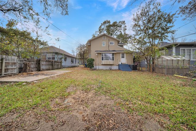 1015 W Walker Street, Denison, TX 75020