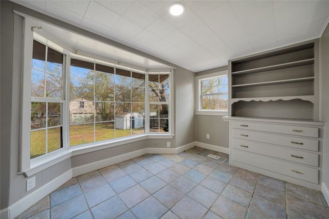 1015 W Walker Street, Denison, TX 75020