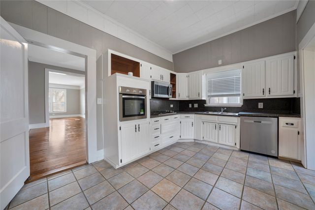 1015 W Walker Street, Denison, TX 75020