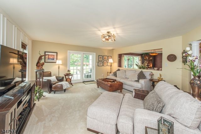 1 Evergreen Dr, Chester Twp., NJ 07930