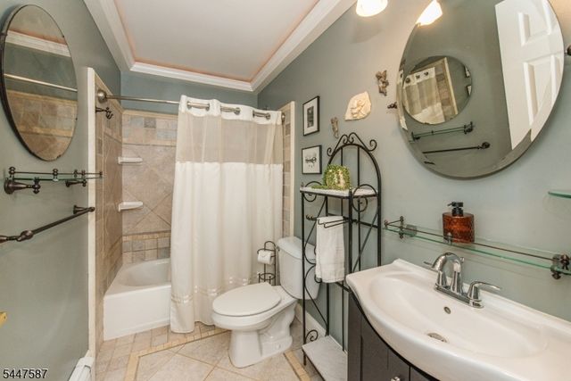 1 Evergreen Dr, Chester Twp., NJ 07930