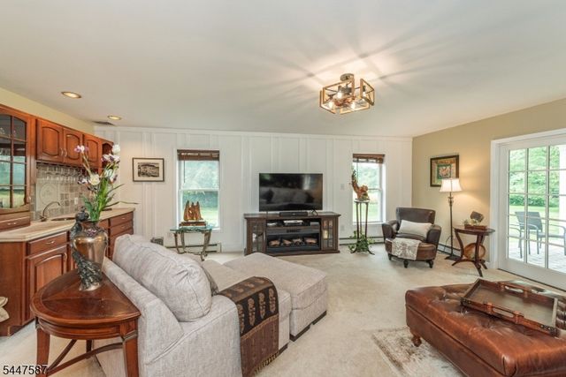 1 Evergreen Dr, Chester Twp., NJ 07930