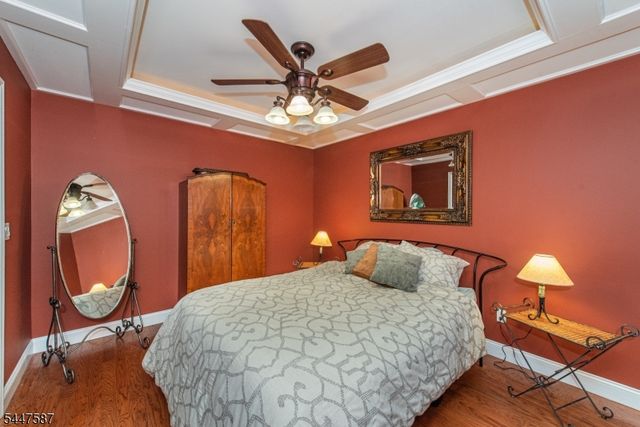 1 Evergreen Dr, Chester Twp., NJ 07930