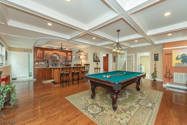 1 Evergreen Dr, Chester Twp., NJ 07930