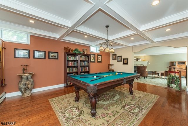 1 Evergreen Dr, Chester Twp., NJ 07930