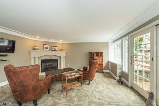1 Evergreen Dr, Chester Twp., NJ 07930