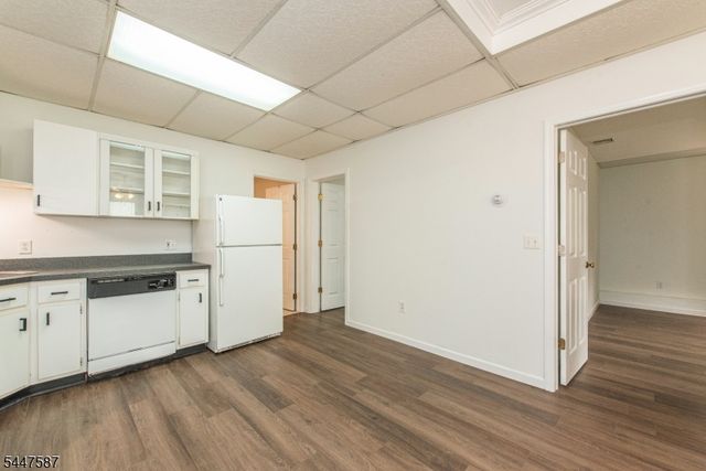 1 Evergreen Dr, Chester Twp., NJ 07930