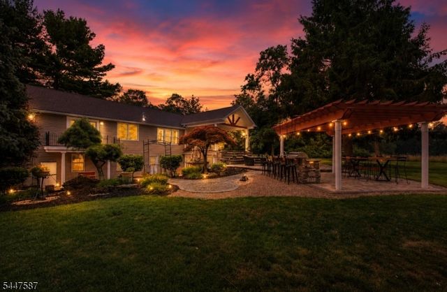 1 Evergreen Dr, Chester Twp., NJ 07930