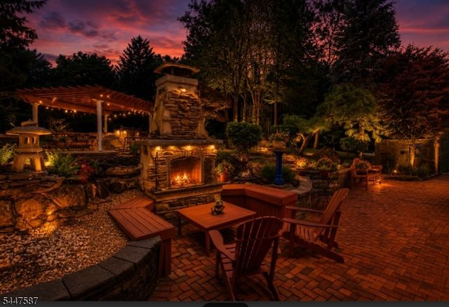 1 Evergreen Dr, Chester Twp., NJ 07930