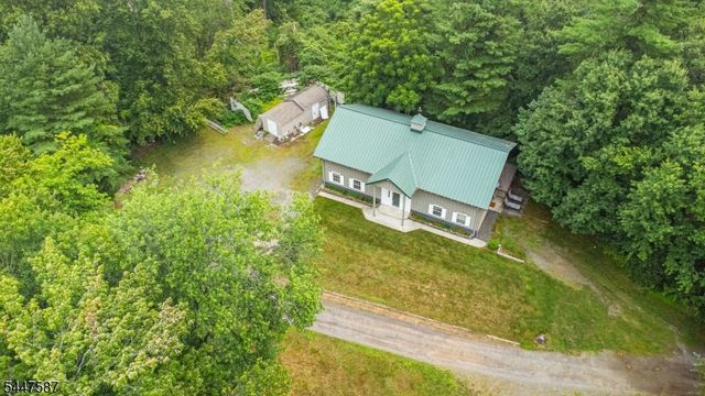 1 Evergreen Dr, Chester Twp., NJ 07930