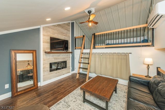 1 Evergreen Dr, Chester Twp., NJ 07930