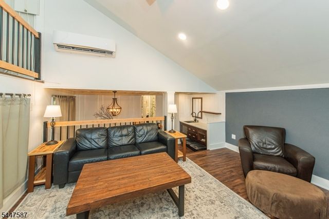 1 Evergreen Dr, Chester Twp., NJ 07930