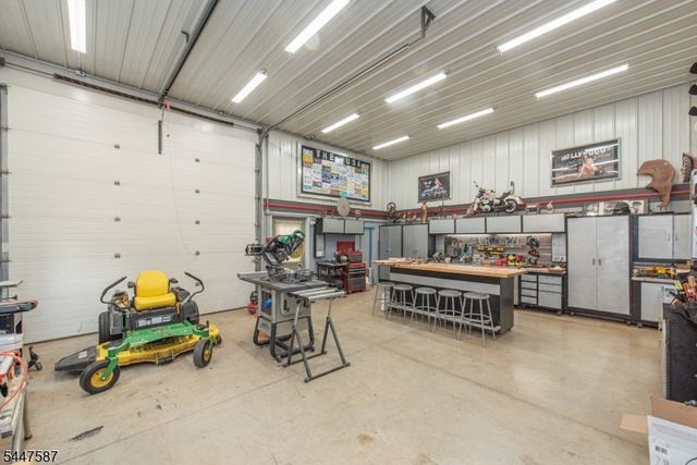 1 Evergreen Dr, Chester Twp., NJ 07930