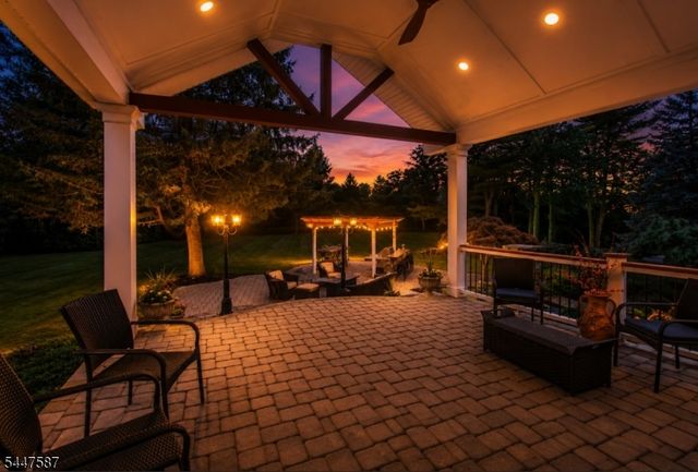 1 Evergreen Dr, Chester Twp., NJ 07930