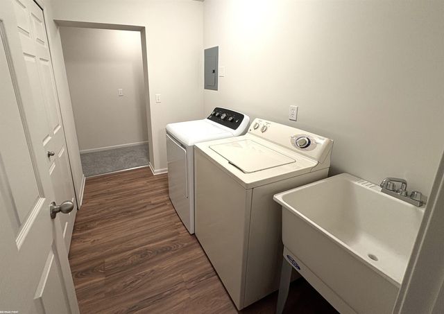 27001 Carrington Place, Harrison Twp, MI 48045