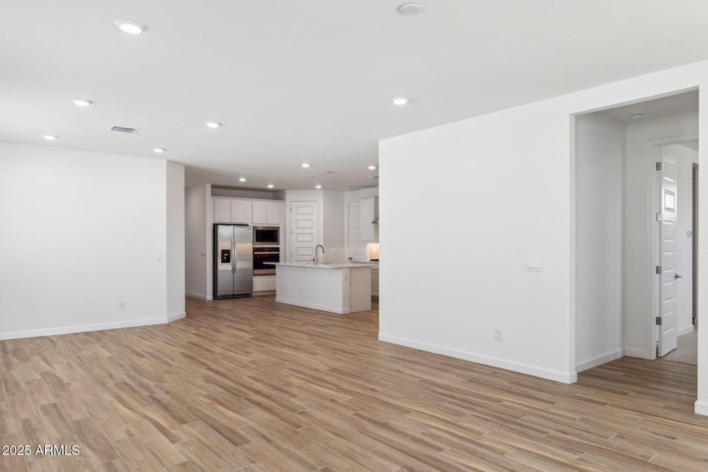 27365 N 69TH Lane, Peoria, AZ 85383 — photo 5