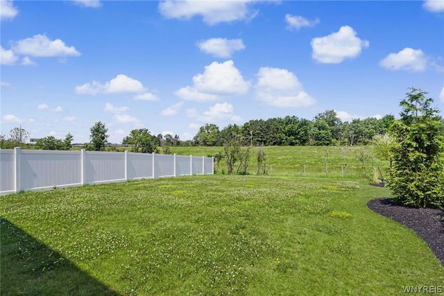 164 South Drive, West Seneca, NY 14218