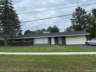 40960 W 10 Mile Road, Novi, MI 48375