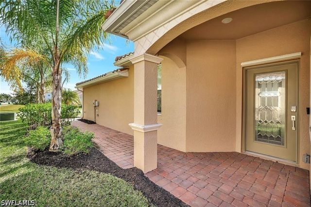 2567 Vine AVE, Naples, FL 34120