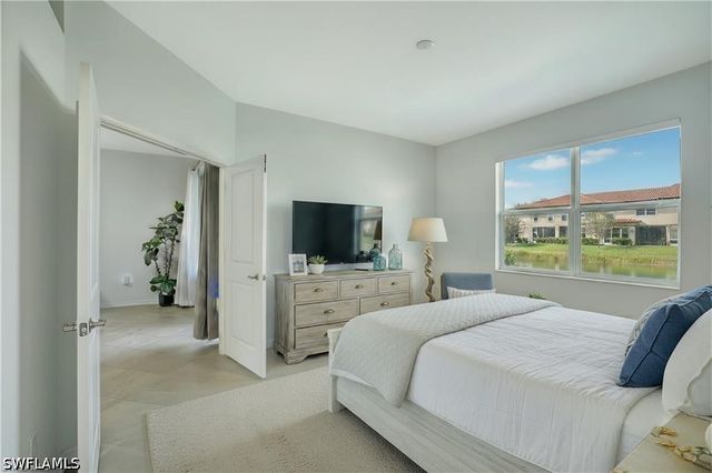 2567 Vine AVE, Naples, FL 34120