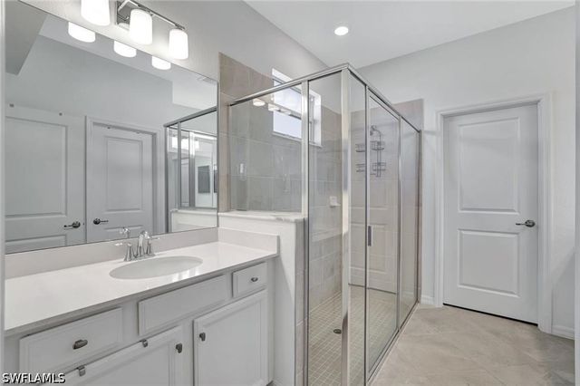 2567 Vine AVE, Naples, FL 34120