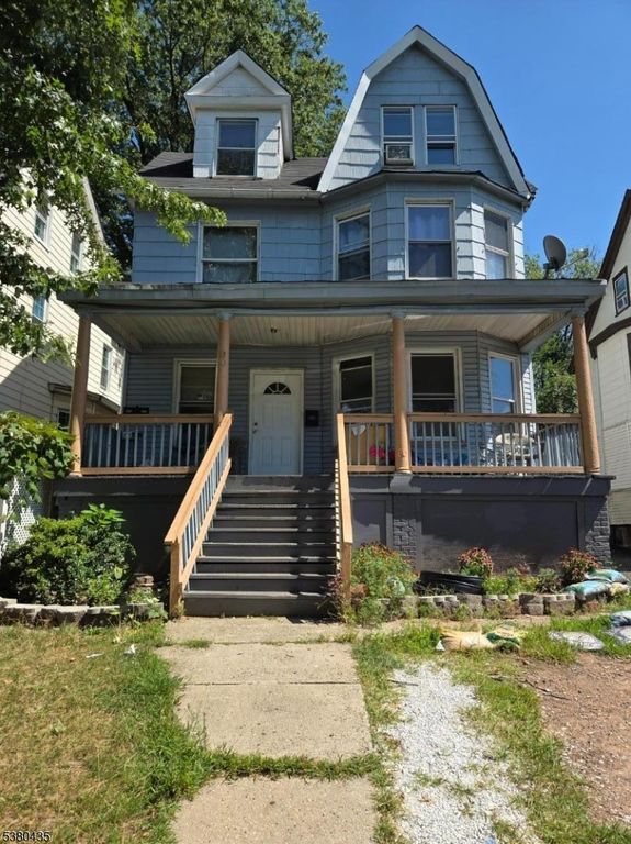 80 Eppirt St, East Orange City, NJ 07018