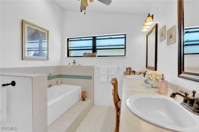 8866 Banyan Cove CIR, Fort Myers, FL 33919