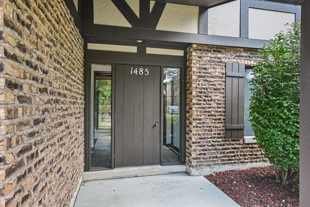 1485 Johnstown Lane C, Wheaton, IL 60189