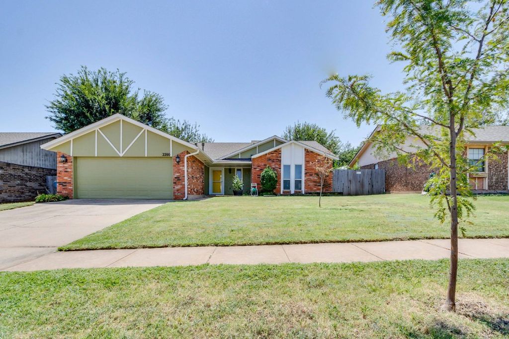 2200 Lazy Brook Trail, Edmond, OK 73013