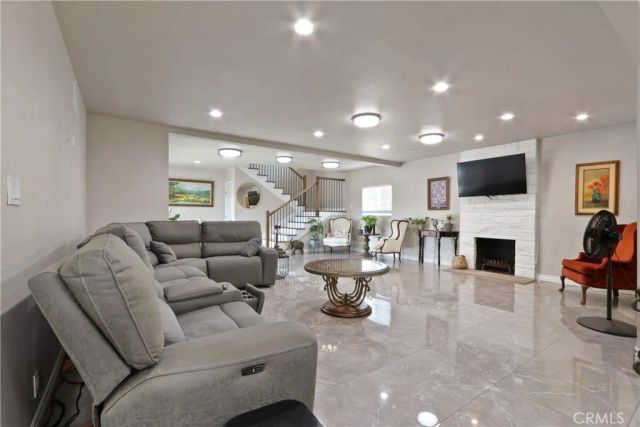 3129 W Olinda, Anaheim, CA 92804