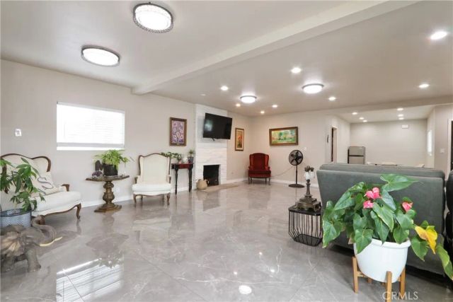 3129 W Olinda, Anaheim, CA 92804